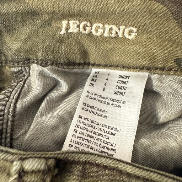 American Eagle Outfitters Camo Super Stretch Pants - Picture 5 of 5